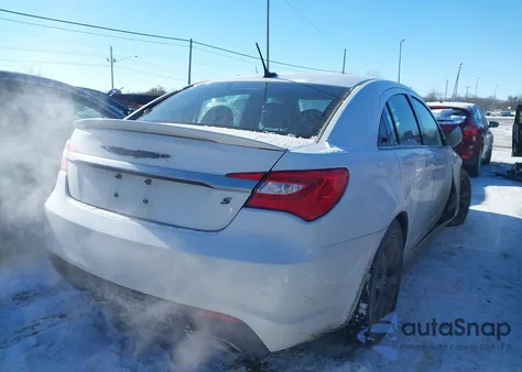 2013 Chrysler 200 Limited из США, поврежденный, VIN 1C3CCBCGXDN767943